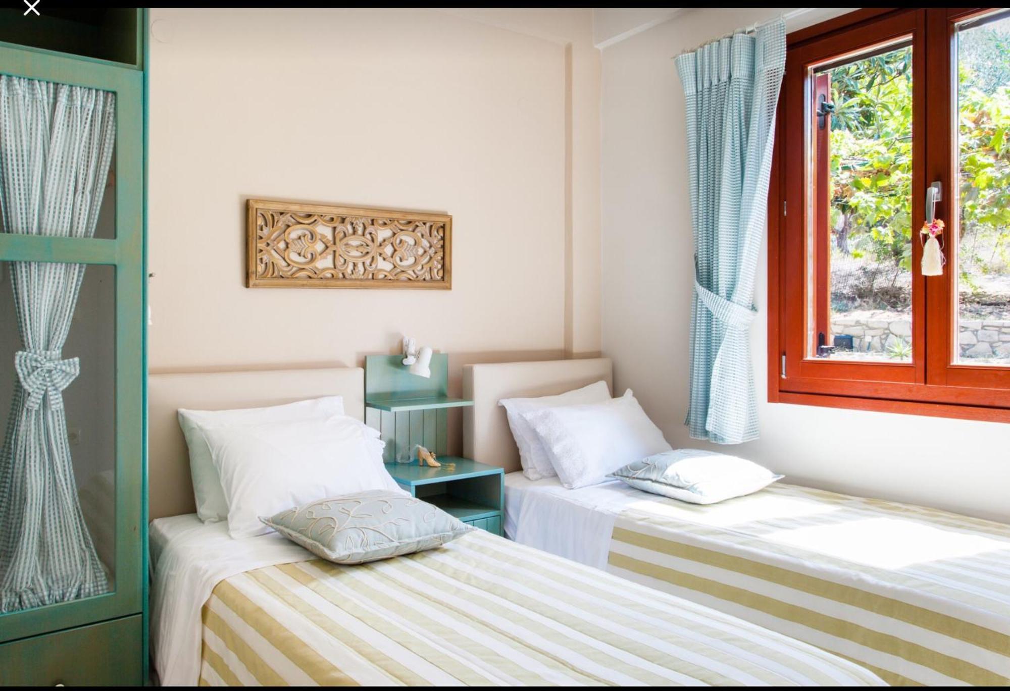 Lily'S Cottage Platanes  Bagian luar foto