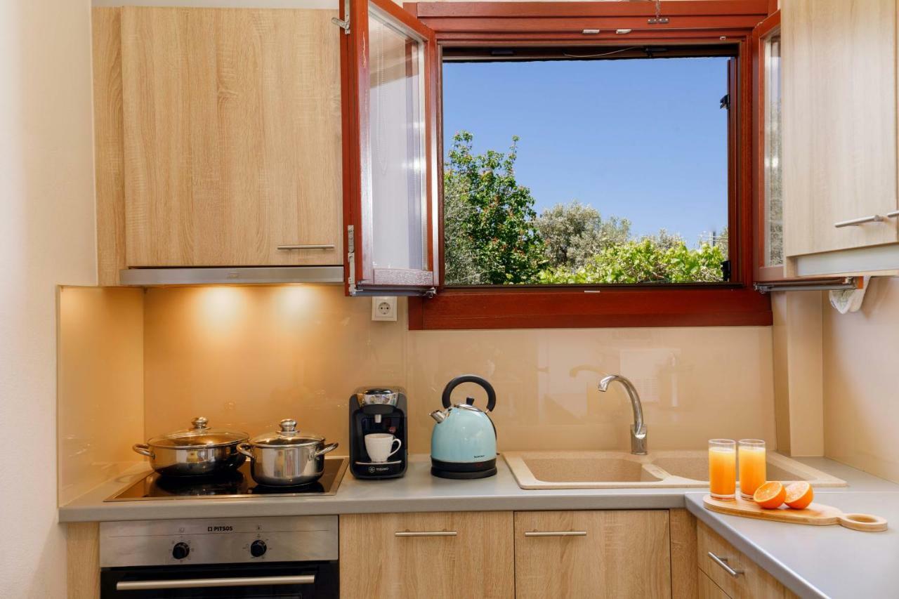 Lily'S Cottage Platanes  Bagian luar foto