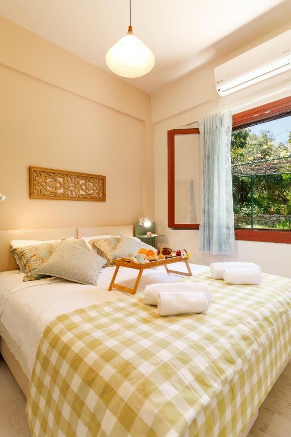 Lily'S Cottage Platanes  Bagian luar foto