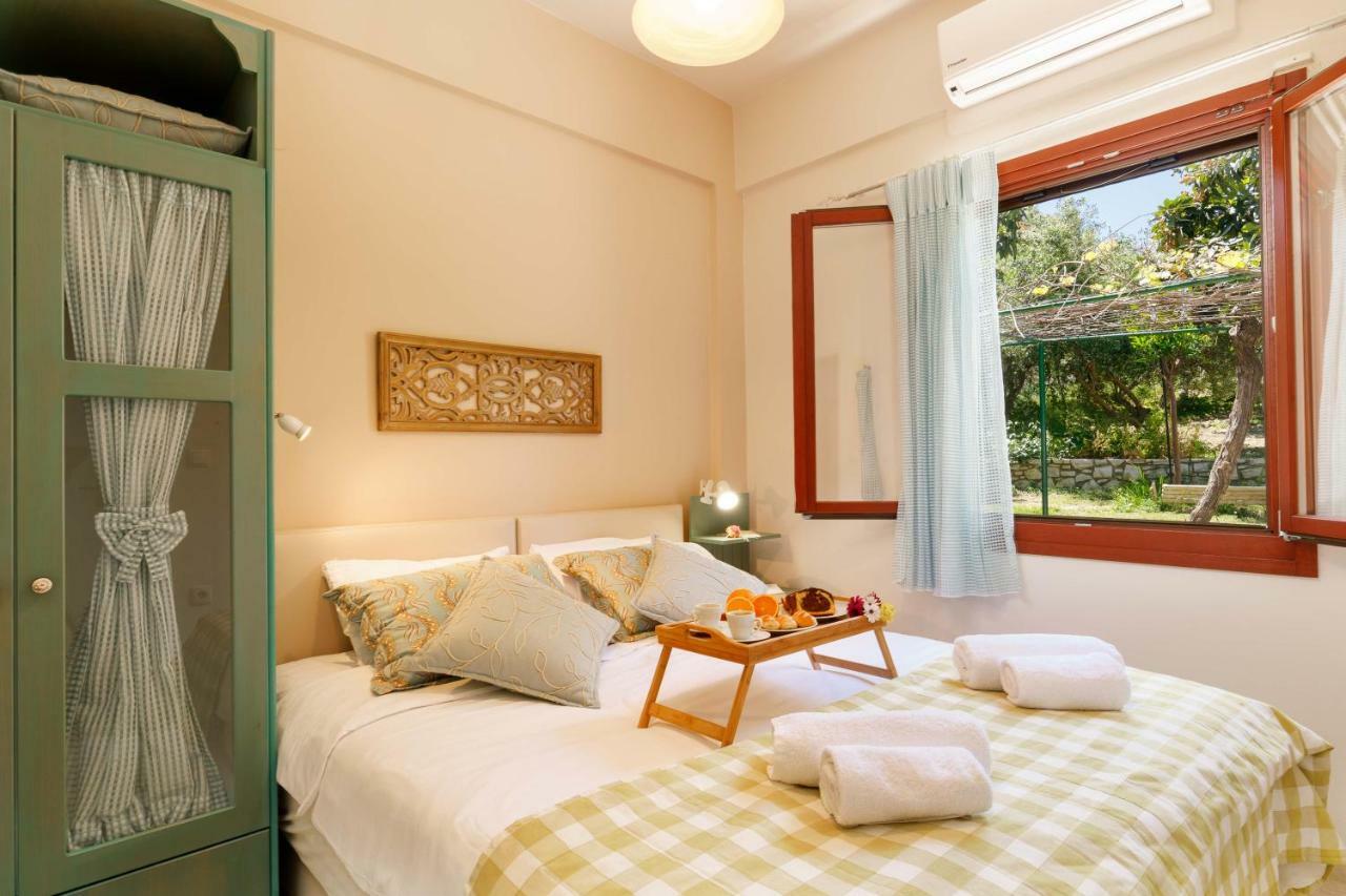 Lily'S Cottage Platanes  Bagian luar foto