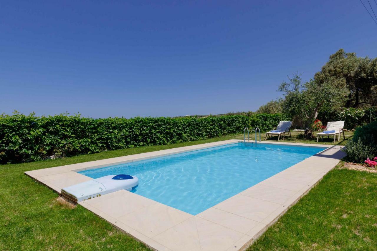 Lily'S Cottage Platanes  Bagian luar foto